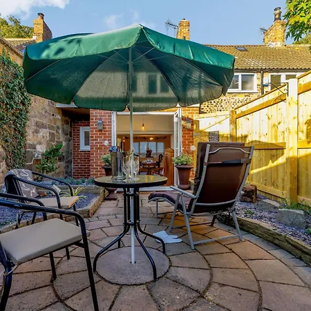 3 Bed In 85761
